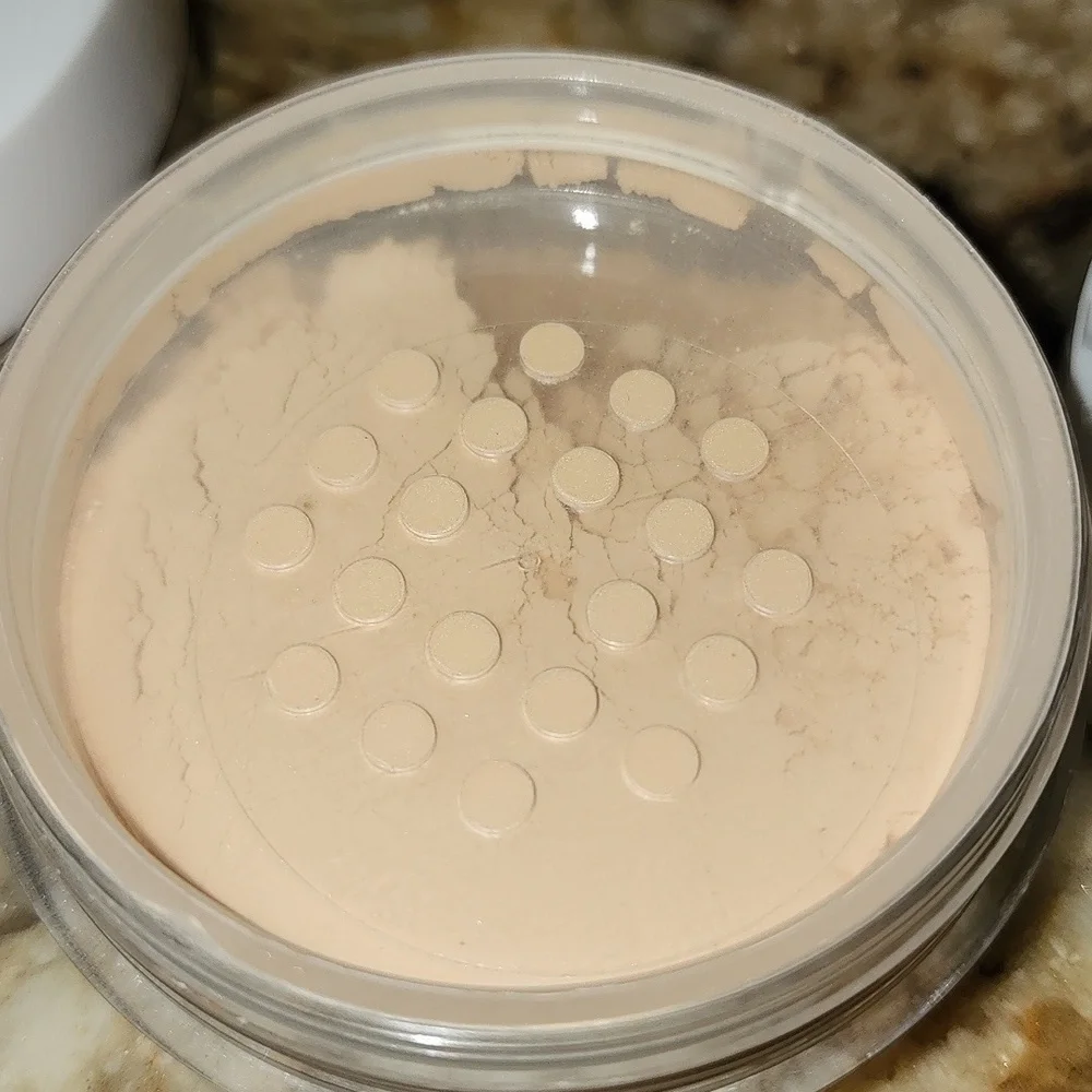 🆕️Rachel Couture Translucent Powder - MEDIUM